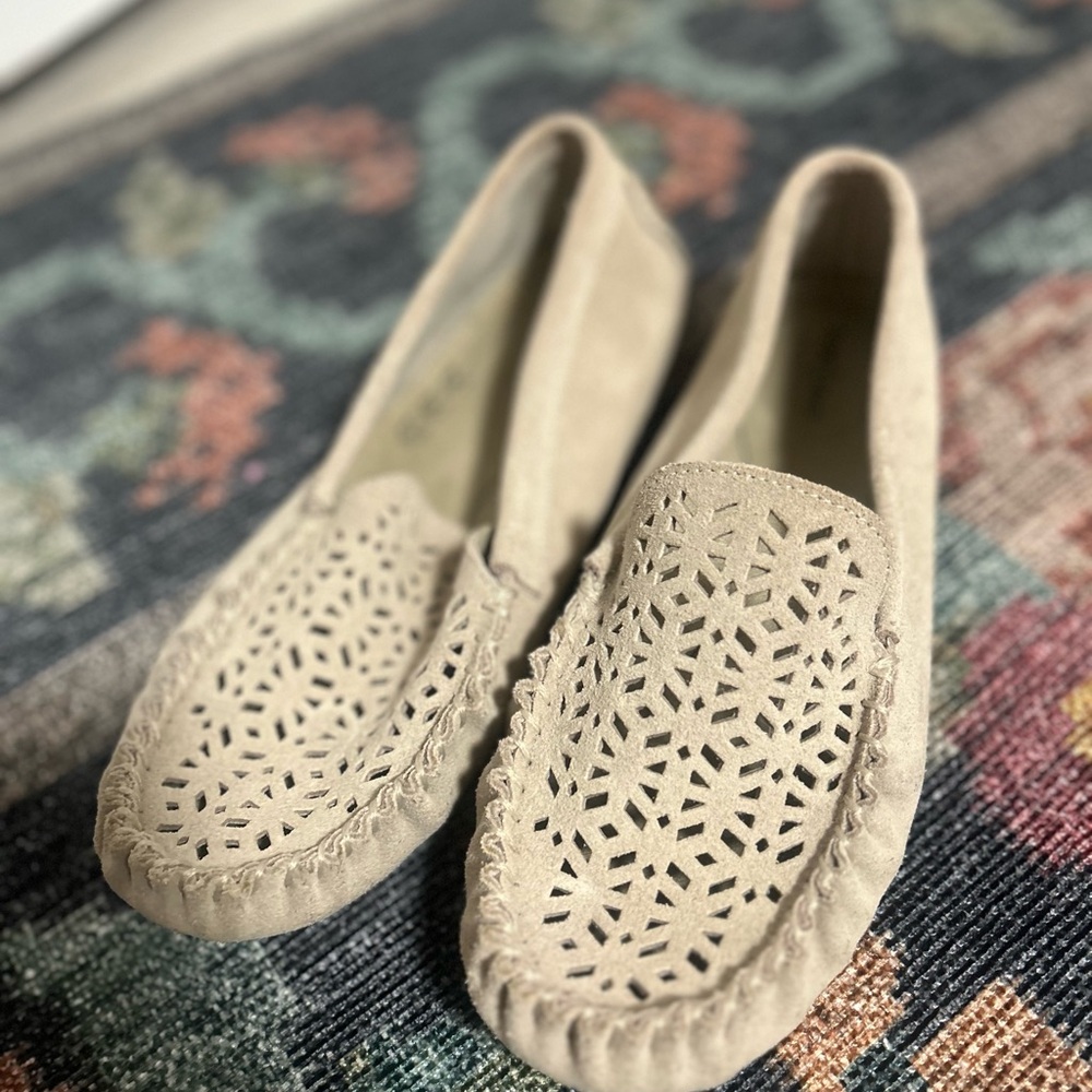 Tan and cream Minnetonka loafers